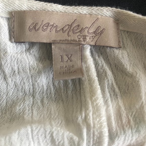 Wonderly Curvy Embroidered Top Size 1X - Picture 5 of 6